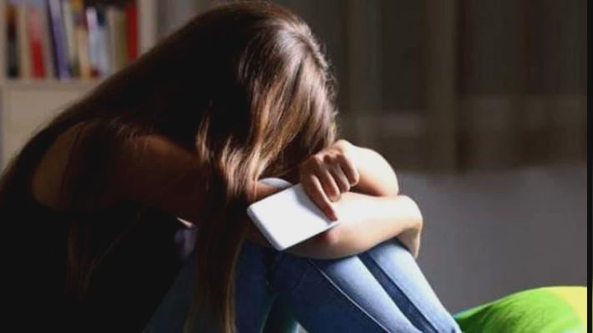 Genova, adescava ragazzine sui social: condannato a quasi otto anni