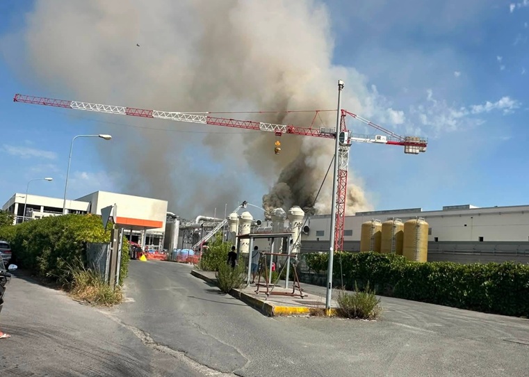 Incendio nel cantiere del biodigestore di Saliceti, vigili del fuoco domano le fiamme