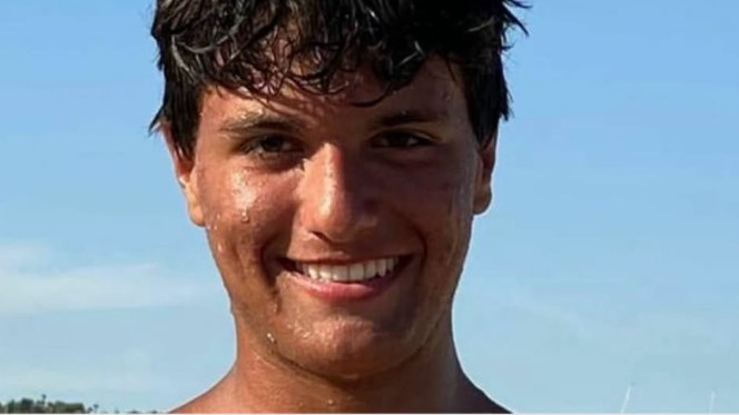 Portovenere, ragazzo morto in mare: profonde ferite da un'elica nautica, indagati i noleggiatori del gommone