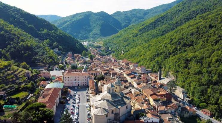 Benvenuti in Liguria da Pieve di Teco alla celiachia fino ai benefici del ronzio delle api