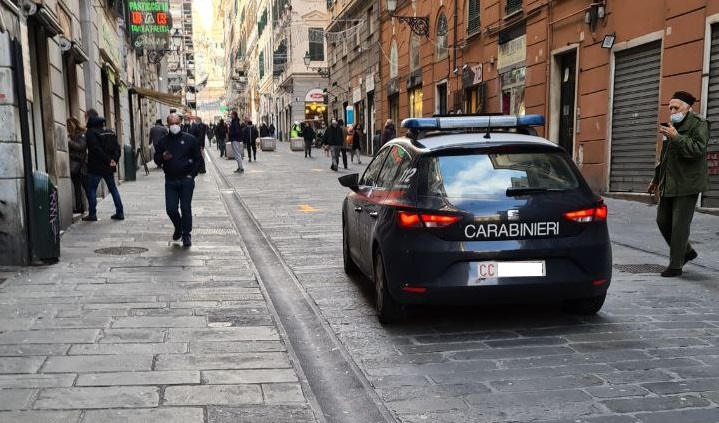 Genova, controlli dei carabinieri durante le festività: 21 sanzioni per 8400 euro