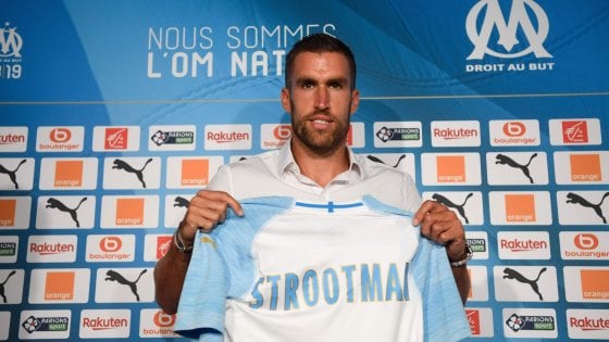 Genoa, Villas Boas: "Strootman? Se non arrivano i documenti sarà convocato"