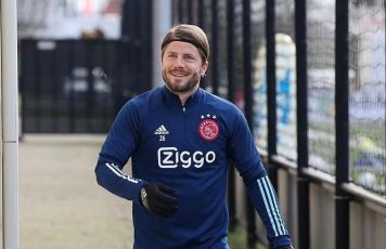 Schone ritrova il sorriso: l'ex Genoa torna ad allenarsi con l'Ajax