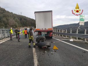 Incidente in A12, auto contro camion: traffico bloccato tra Recco e Rapallo