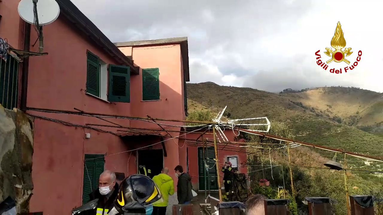 Nervi, fuga di gas a Sant'Ilario: esplosione in una villetta