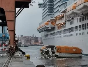 Savona, Costa Smeralda urta una banchina e danneggia una gru