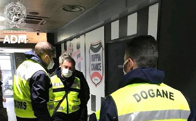 Genova, l'Agenzia delle dogane scopre sala scommesse abusiva: gestore denunciato