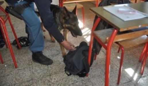 Savona, a 10 anni porta l'hashish a scuola: segnalato ai servizi sociali