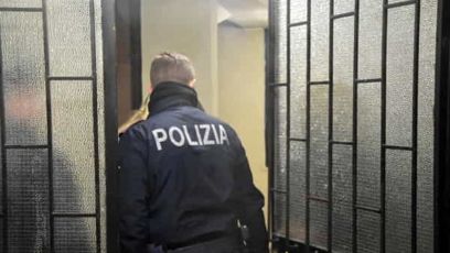 Genova, litiga con la fidanzata, apre alla polizia ma dimentica la droga sul comodino