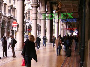 Genova, domani cominciano i saldi: le intenzioni di negozianti e clienti