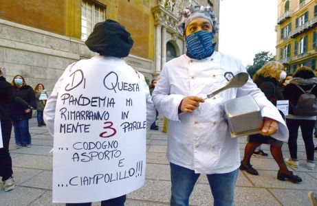 Genova, nuova protesta dei Ristoratori Riuniti a De Ferrari: "Apriamo o moriamo"