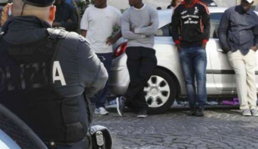 Genova, operazione antidroga: arrestato un gruppo di africani in centro storico