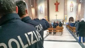 Genova, "O mi date 100 euro o faccio esplodere la chiesa": clochard 37enne arrestato