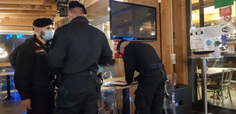 Genova, 30 clienti in un ristorante in centro: 13 mila euro di multe