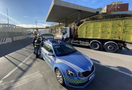 Liguria, maxi controllo sui mezzi pesanti: 180 irregolari su 350 fermati