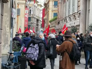 Genova, protesta contro l'anagrafe anticomunista: 200 persone a Tursi