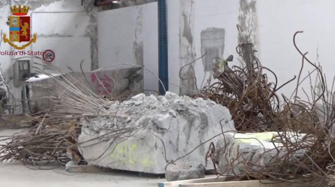 Ponte Morandi, su un reperto analizzato solo cinque trefoli integri su 464