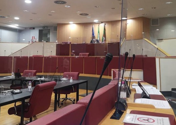 Consiglio Regionale Liguria, l'opposizione abbandona l'aula per assenza della Giunta 