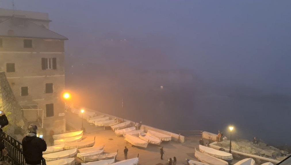 TELENORD - Sulla Liguria arriva 'caligo': lo spettacolo insolito della nebbia sul mare