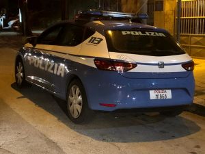 Genova: senza patente, con un tubo di ferro e con la droga in auto: denunciato
