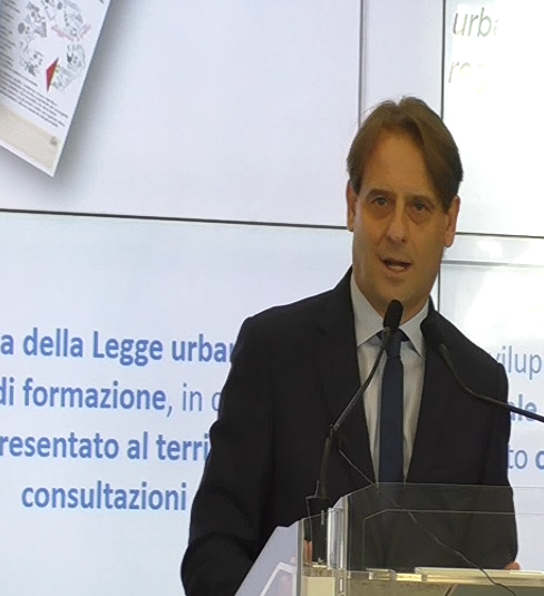 Liguria, Scajola: "Modifica storica a legge urbanistica regionale per più servizi e strutture"