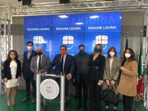 Genova, presentato lo spot per Sanremo. Brizzi: "Neanche un'immagine della Liguria"