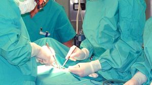 Genova, 15enne testimone di Geova rifiuta la trasfusione: trapiantato rene con tecnica 'bloodless'