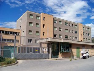 Sanremo, un detenuto e quattro agenti positivi al covid