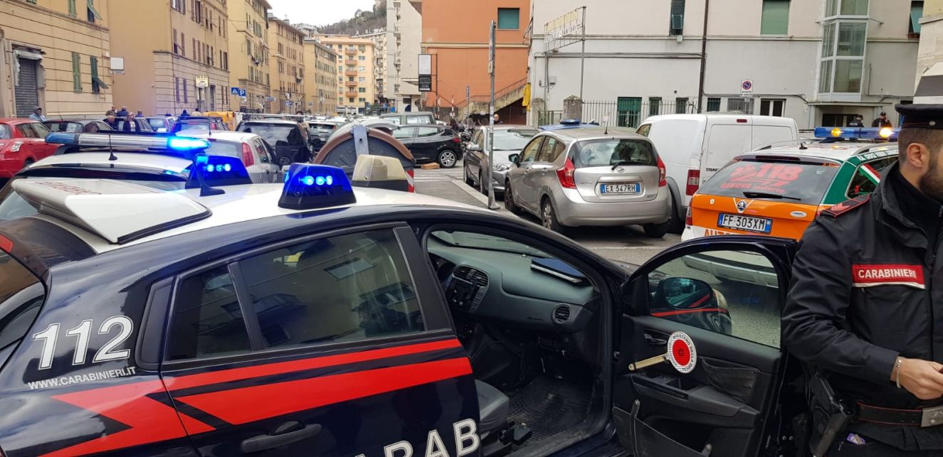 Villanova d'Albenga, violenze per mesi sulla moglie davanti figlio: arrestato 