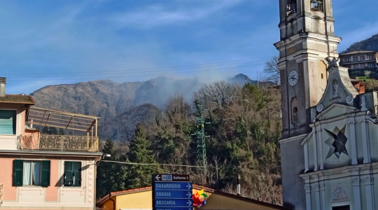 Moconesi, incendio sul monte Caucaso