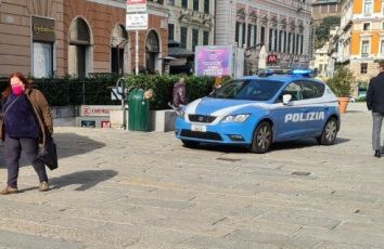 Genova, pescatore rapinato e ferito con un coccio di bottiglia: un arresto