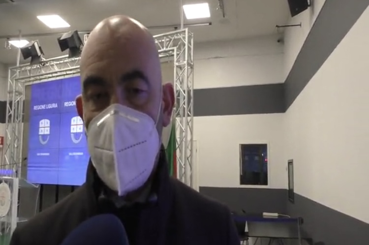 Covid, Bassetti: “Lieve incremento ospedalizzati, reparto malattie infettive pieno”