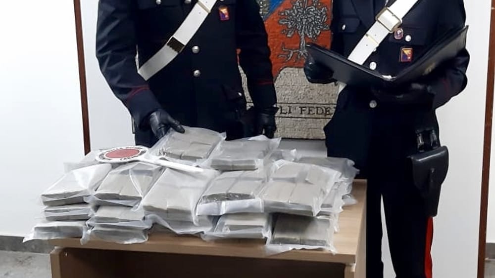 Genova, sette tonnellate di droga tra Albania e Italia: 29 misure cautelari