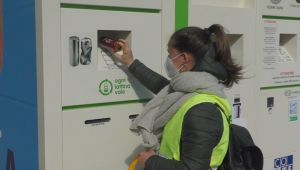 Genova, il primo ecocompattatore mangia plastica e alluminio arriva al Porto Antico