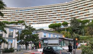 Genova, ladri entrano all'ospedale San Martino e rubano cento euro