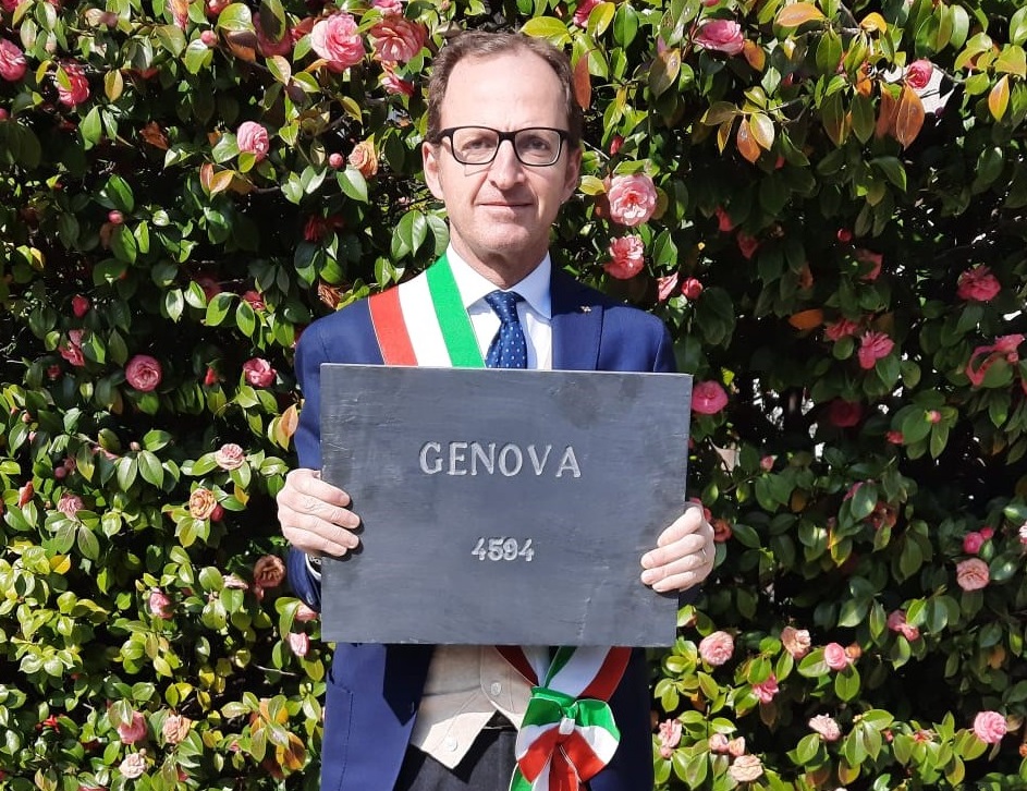 Genova, un blocco d'ardesia per ricordare i 4594 caduti genovesi nella Grande Guerra