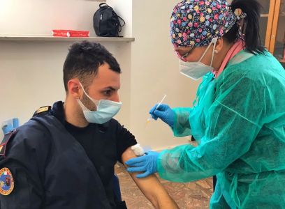 Coronavirus, al via i vaccini per 2000 poliziotti a Genova