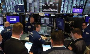 Borsa, Piazza Affari chiude in rialzo: +0,58%