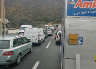 Genova, incidente in A12: quattro feriti e lunghe code