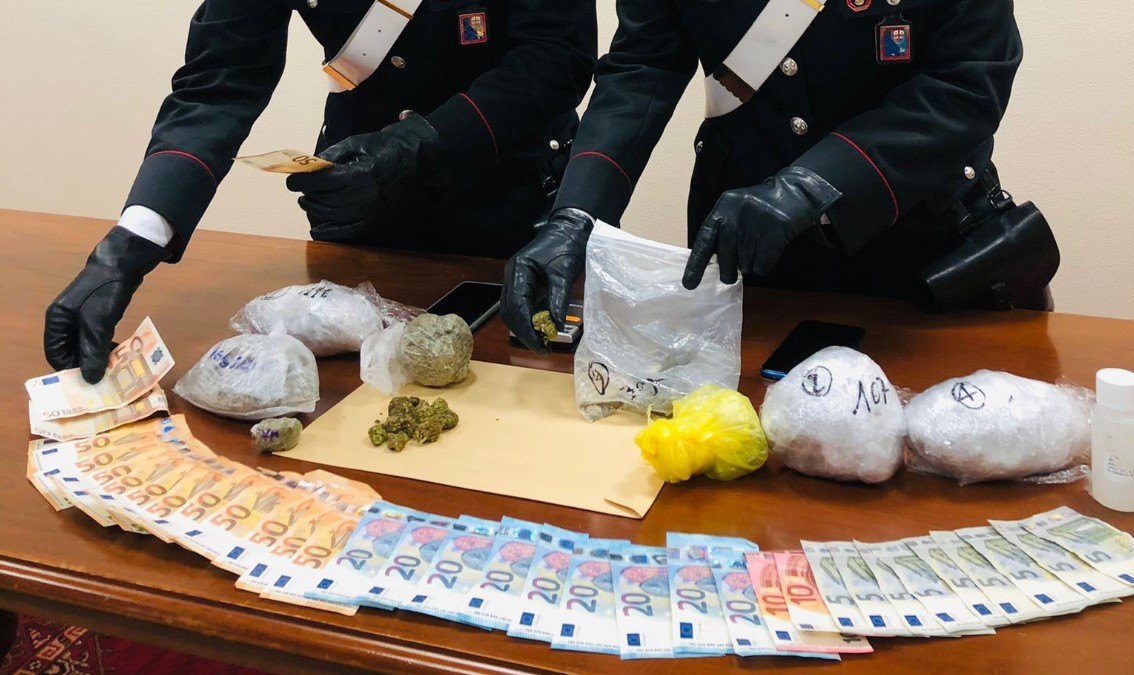 Genova, sgominata banda di spacciatori ecuadoriani: erano "i narcos" della Zona Rossa