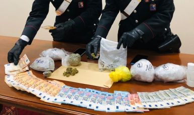 Genova, sgominata banda di spacciatori ecuadoriani: erano "i narcos" della Zona Rossa