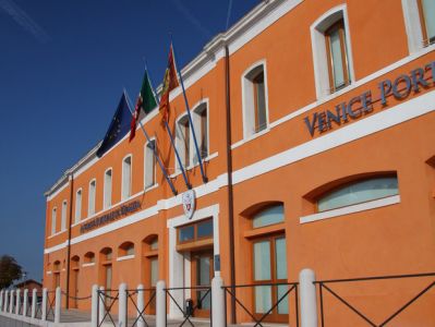 Porto di Venezia, terminato l'escavo nel canale Malamocco-Marghera
