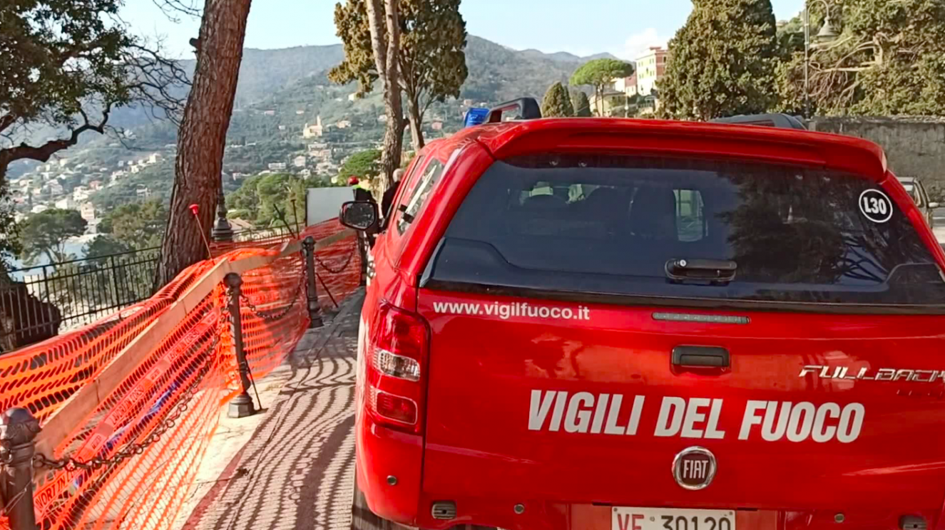 Crollo cimitero Camogli, ripartite le operazioni di rimozione dei detriti