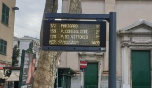 AMT Genova, nuove paline intelligenti alle fermate dei bus