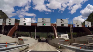 Autostrade, ecco la svolta hi-tech: sconti automatici ai caselli in caso di code