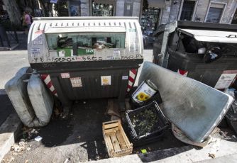 Genova, ritiro gratuito dei rifiuti ingombranti a casa: parte il nuovo servizio