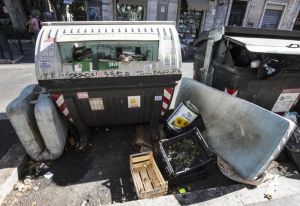 Genova, ritiro gratuito dei rifiuti ingombranti a casa: parte il nuovo servizio