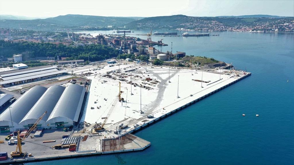 Trieste, la prima nave arriva alla Piattaforma Logistica: è la ro-ro Ulusoy-14