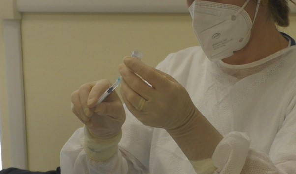 Liguria, Toti: "Obiettivo 55mila vaccini a settimana. Dal 29 marzo arriveremo a 70mila"