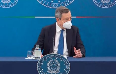 Draghi: "Chiusure ad aprile? Dipende dai dati, le misure non sono campate per aria"